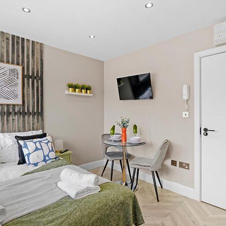 Appartement Boutique Heathrow Studio'S - Parking - Garden à Harmondsworth Extérieur photo
