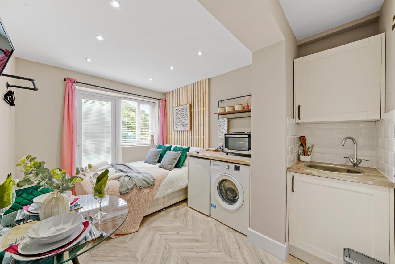 Appartement Boutique Heathrow Studio'S - Parking - Garden à Harmondsworth Extérieur photo