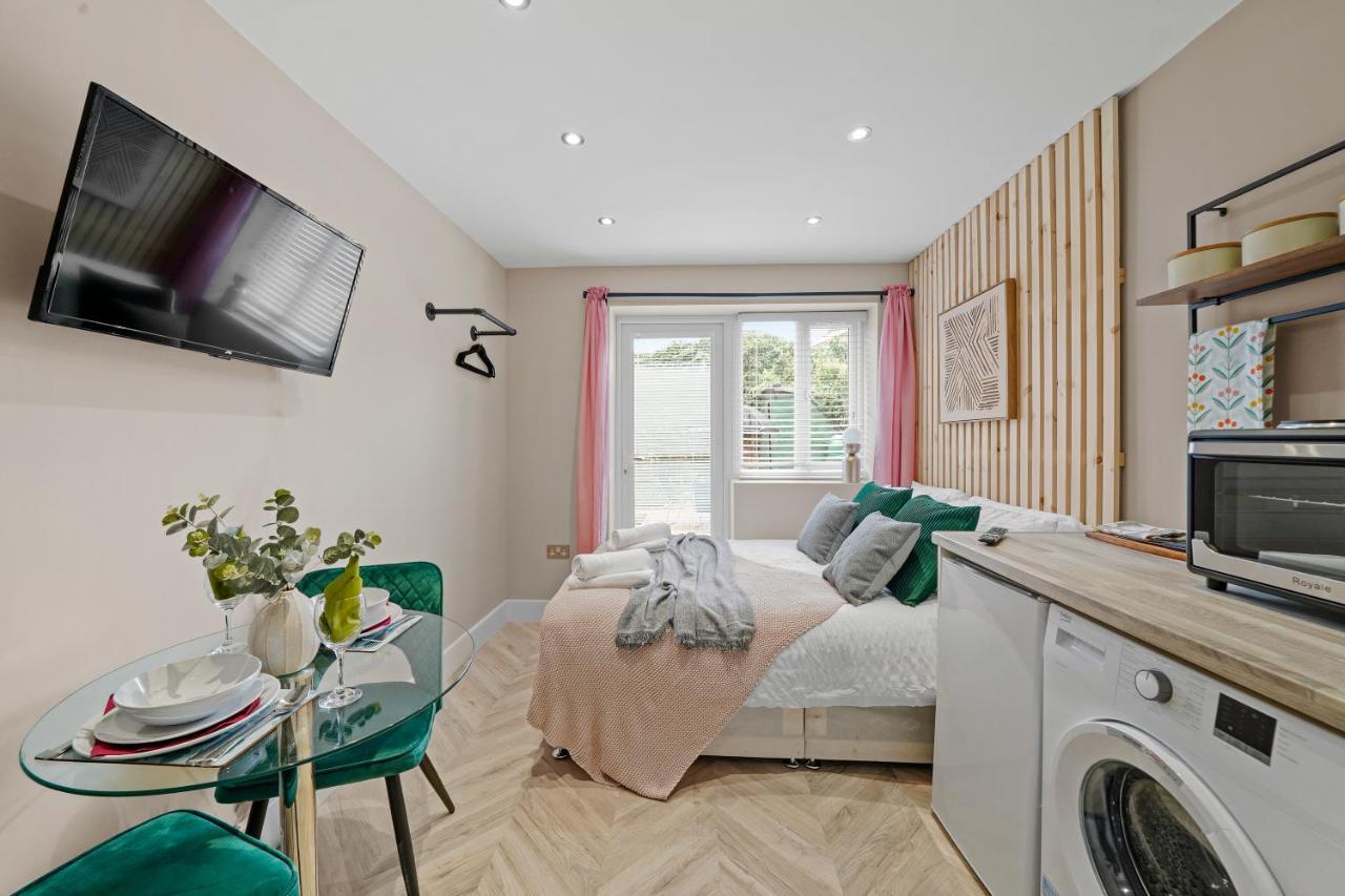 Appartement Boutique Heathrow Studio'S - Parking - Garden à Harmondsworth Extérieur photo