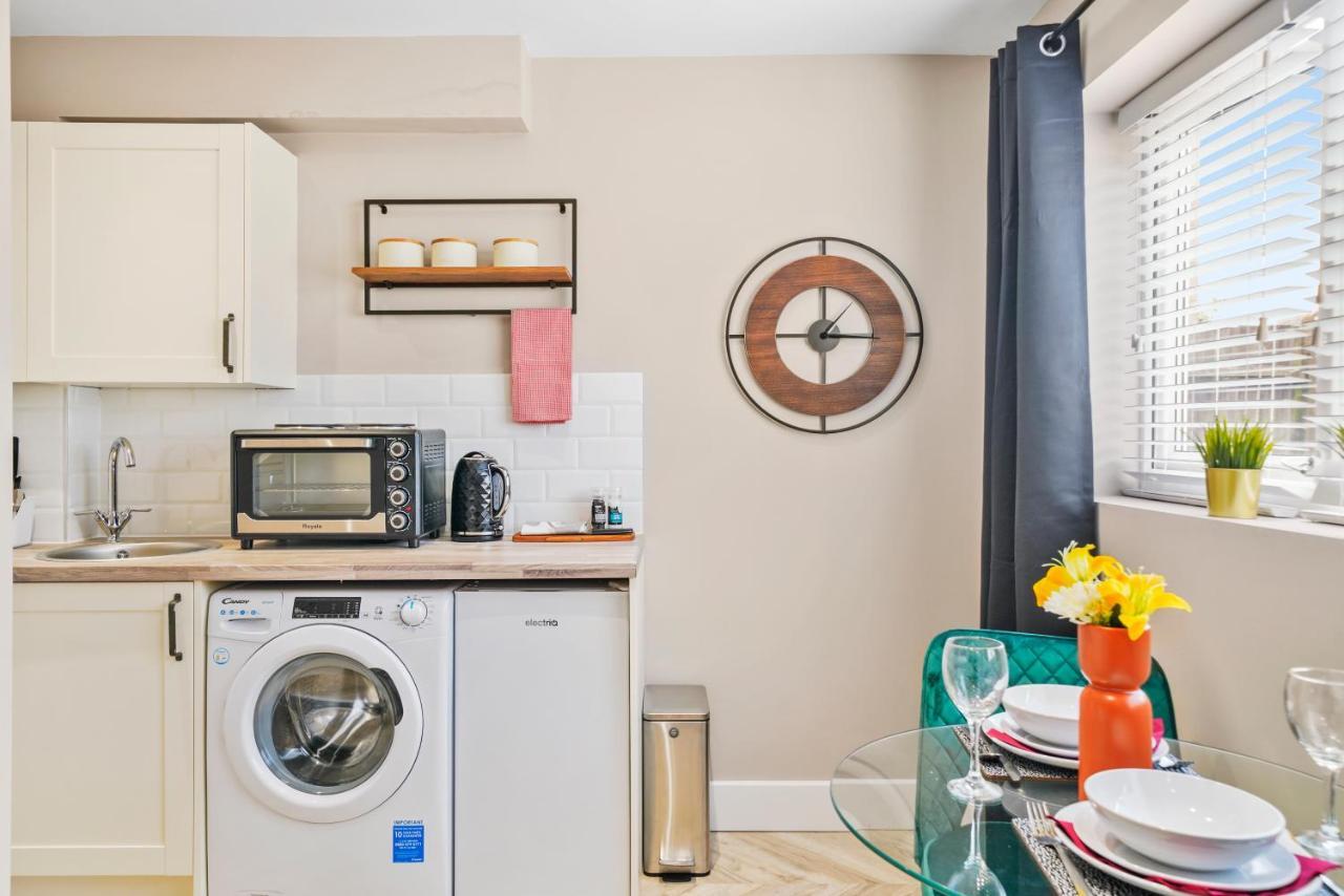 Appartement Boutique Heathrow Studio'S - Parking - Garden à Harmondsworth Extérieur photo