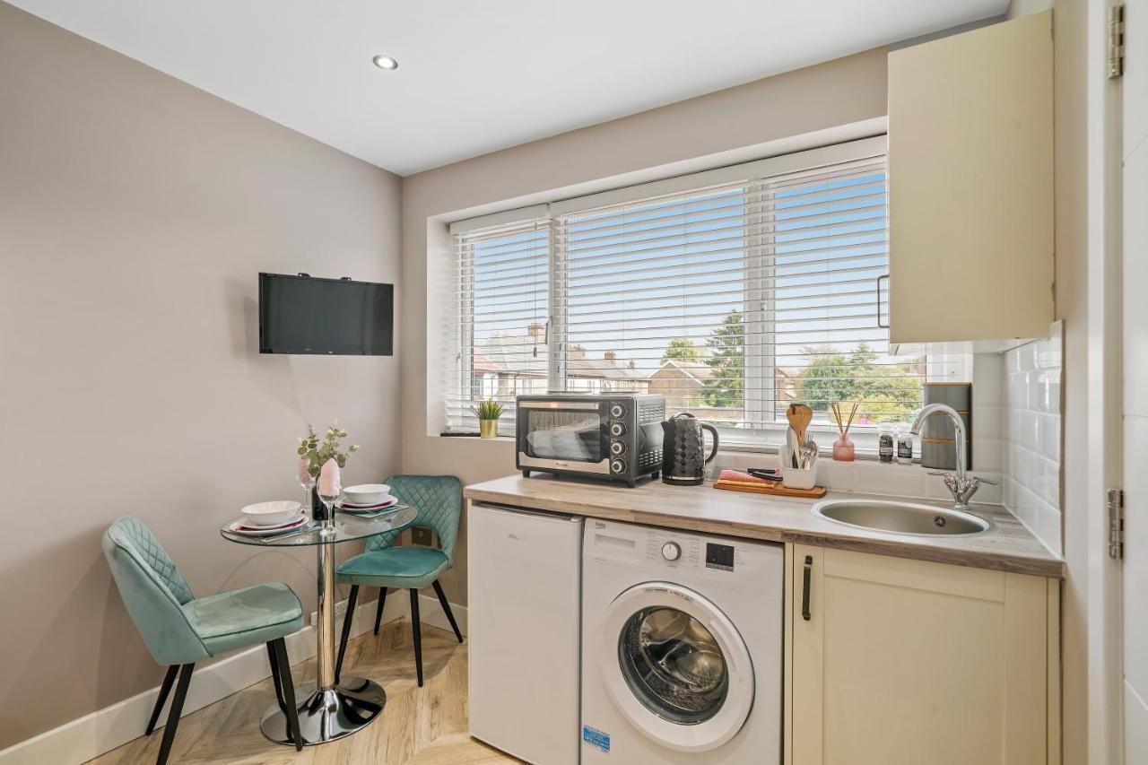 Appartement Boutique Heathrow Studio'S - Parking - Garden à Harmondsworth Extérieur photo
