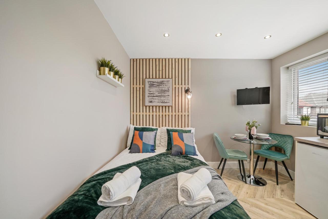 Appartement Boutique Heathrow Studio'S - Parking - Garden à Harmondsworth Extérieur photo