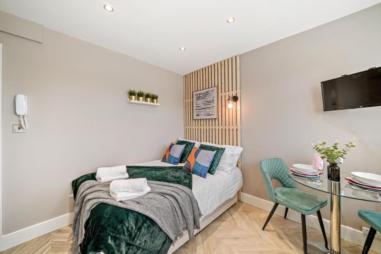 Appartement Boutique Heathrow Studio'S - Parking - Garden à Harmondsworth Extérieur photo