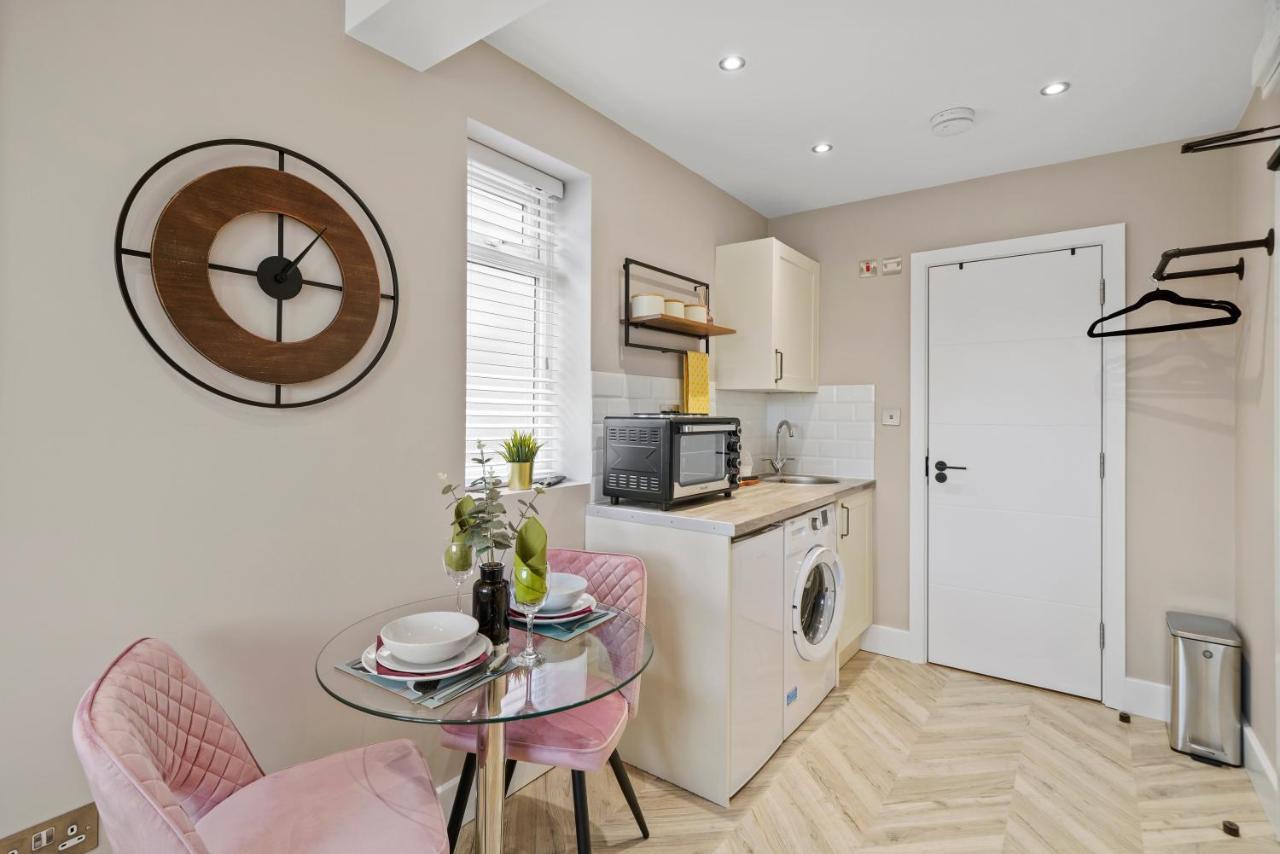 Appartement Boutique Heathrow Studio'S - Parking - Garden à Harmondsworth Extérieur photo